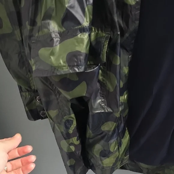 Anatomie Green and Black Trench Coat with Camouflage Design - Picture 5 of 16